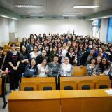 conferencia de gabriela benvenutti en la universidad de canton china la pulga turca