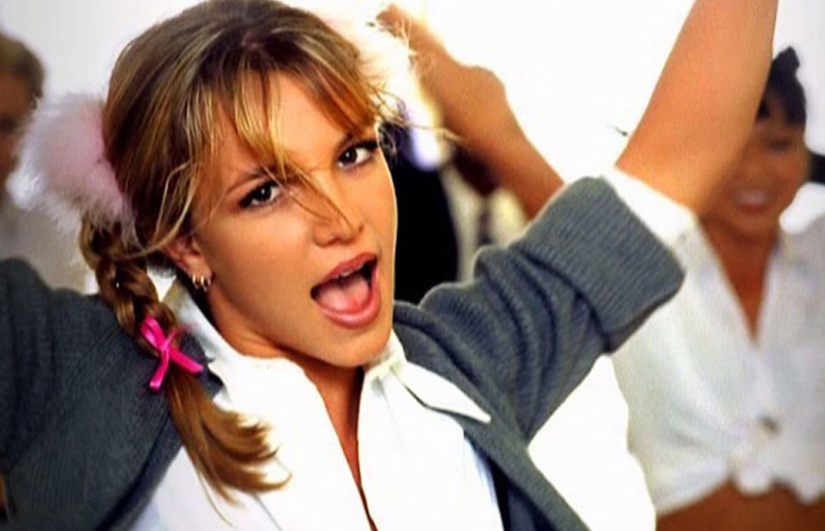 Britney Spears en el videoclip Baby One More Time