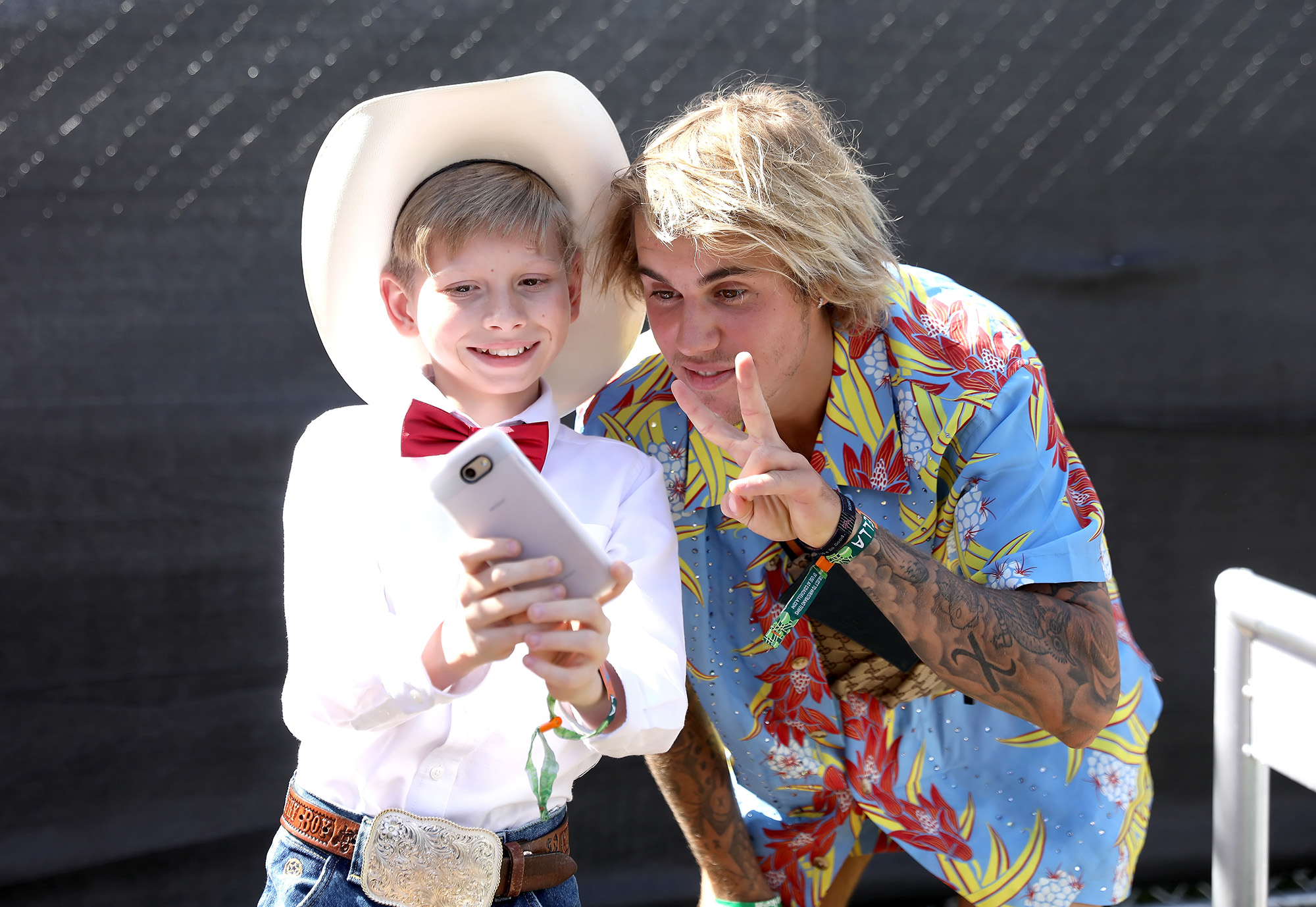 Manson Ramsey y justin bieber en coachella