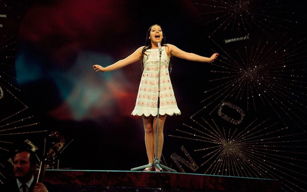 Massiel interpreta el La, la, la en Eurovisión, 1968