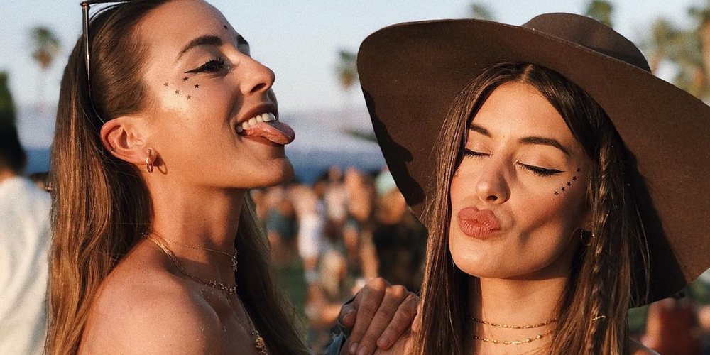 Dulceida y Paula Gonu en Coachella 