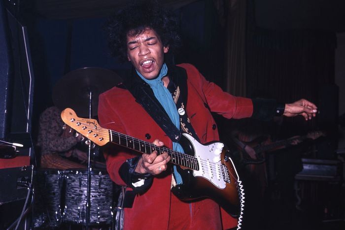 Jimi Hendrix el 18 de marzo de 1967 en el Star Club de Hamburgo (Gunter Zint, Getty Images)