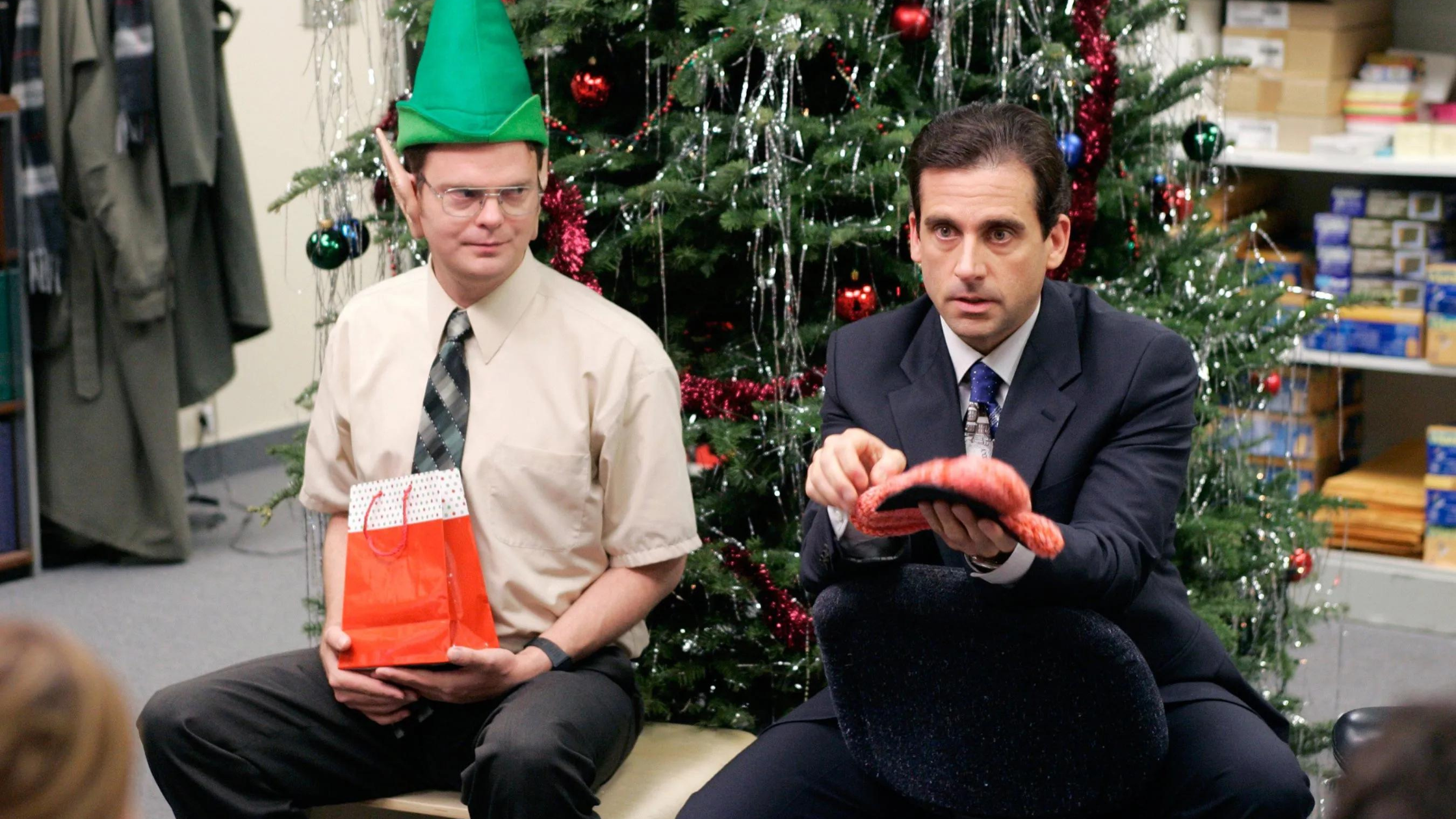 Dwinght y Michael en The Office. Evita ser pelota en la cena de empresa de navidad