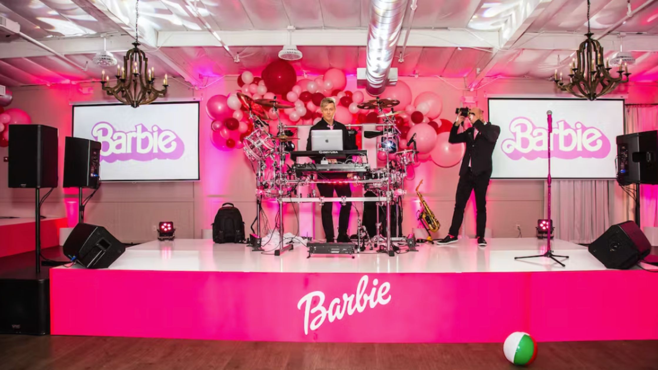 Dj y karaoke para una fiesta temática de la muñeca Barbie