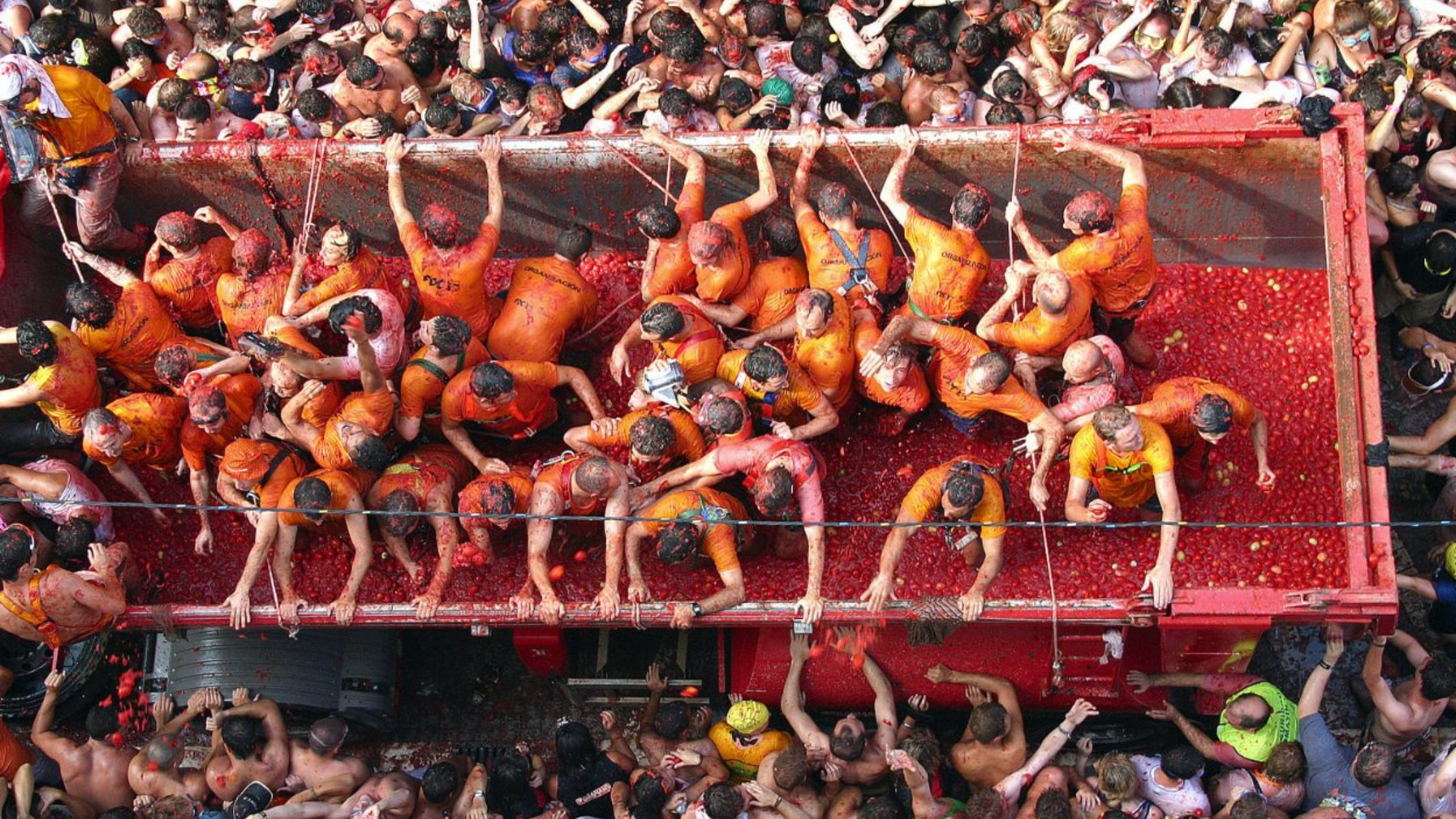 Tomatina de Buñol, una de las fiestas populares de España desclarada de Interés Turístico Internacional