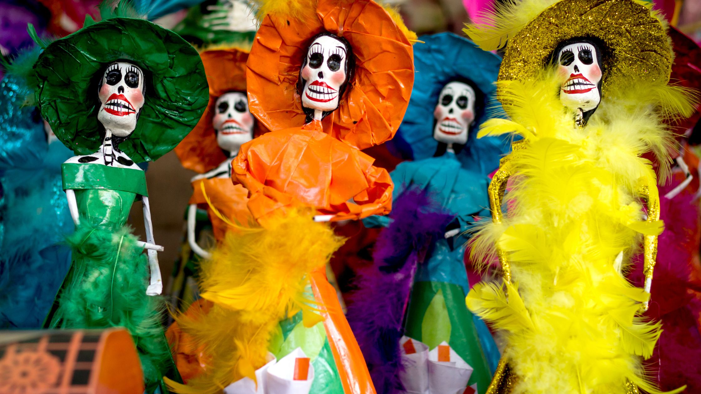 Símbolos del día de muertos: Calaveras, calacas y catrinas