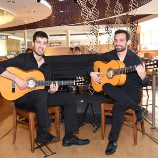 Javier and Ismael guitar duo
