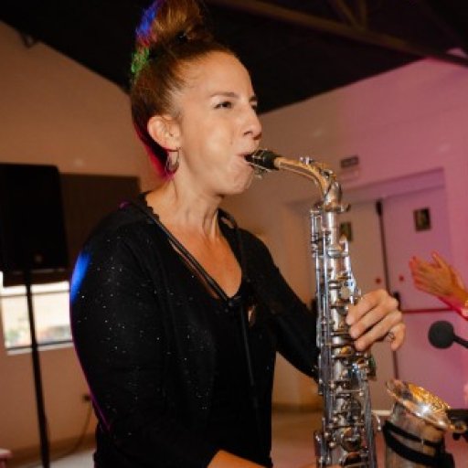 Grupo musical para eventos - Nasha Sak Saxofonista - Información y contratación